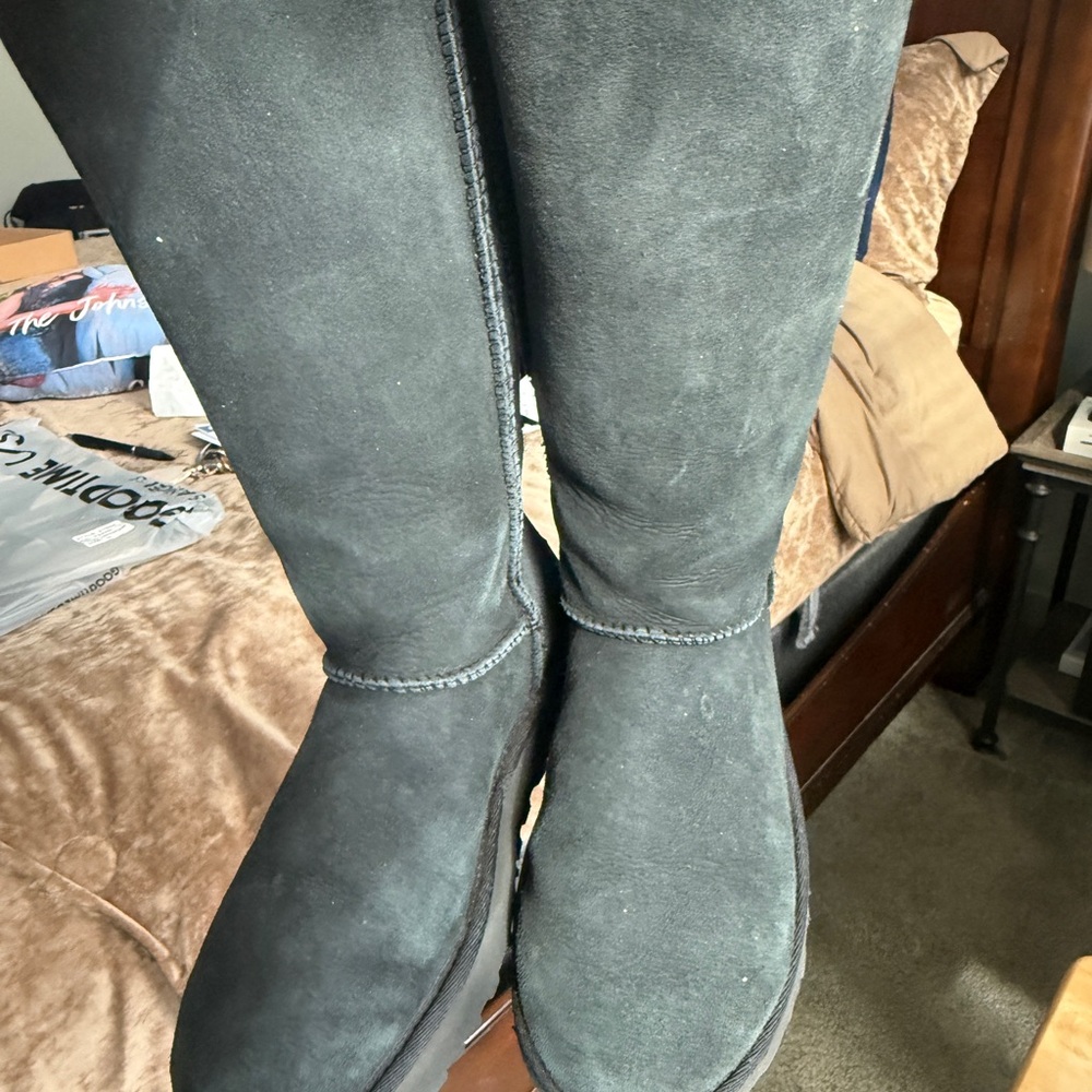 Black Suede Knee-High Boots - Picture 4 of 7
